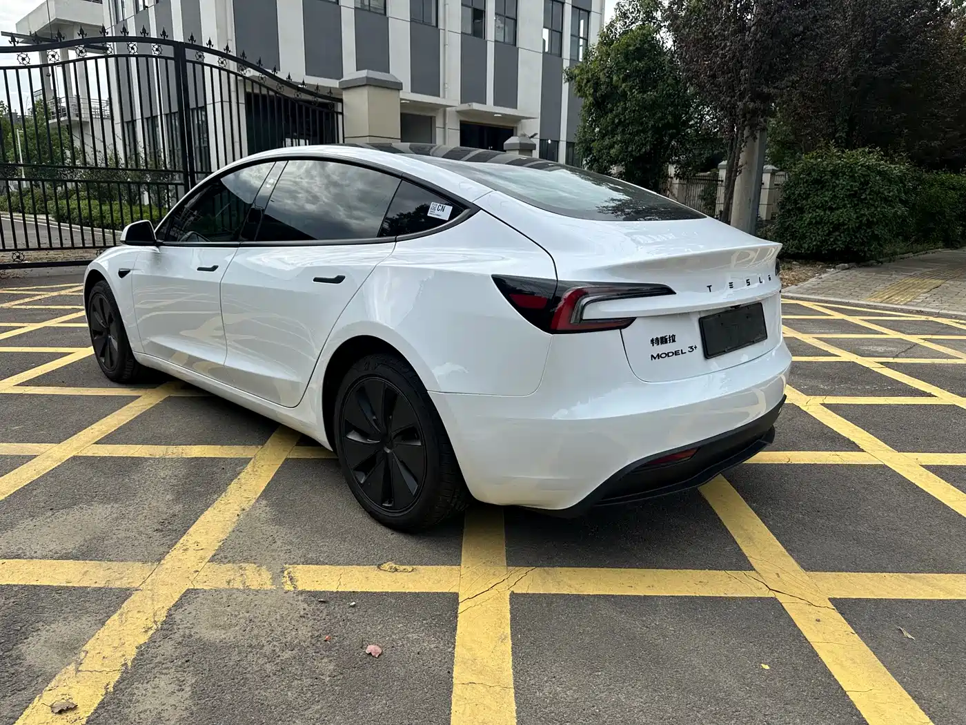 Tesla Model 3 2026 2025 Model Year Facelift Long Range Rear-Wheel Drive
