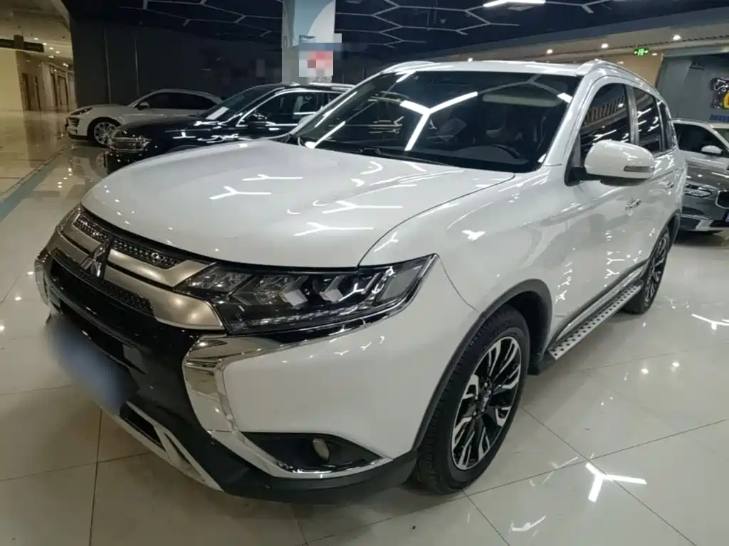 Mitsubishi Outlander 2019 — пригон из Китая