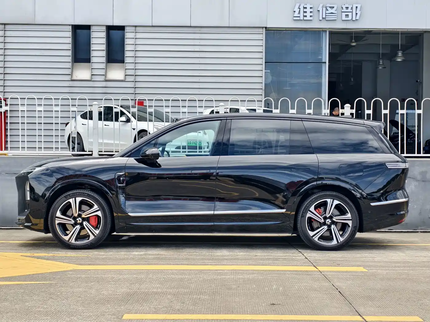 Фото 4 - NIO ES8
