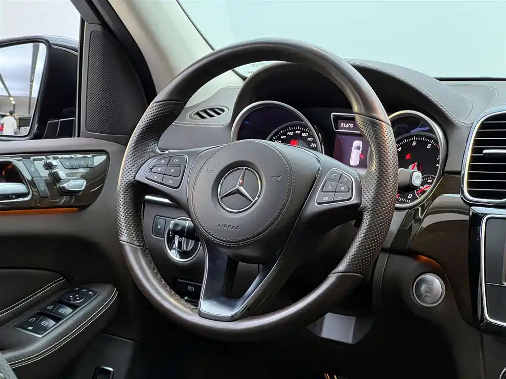 Mercedes-Benz GLS 2018 Facelift GLS 400 4MATIC Sport фото 32