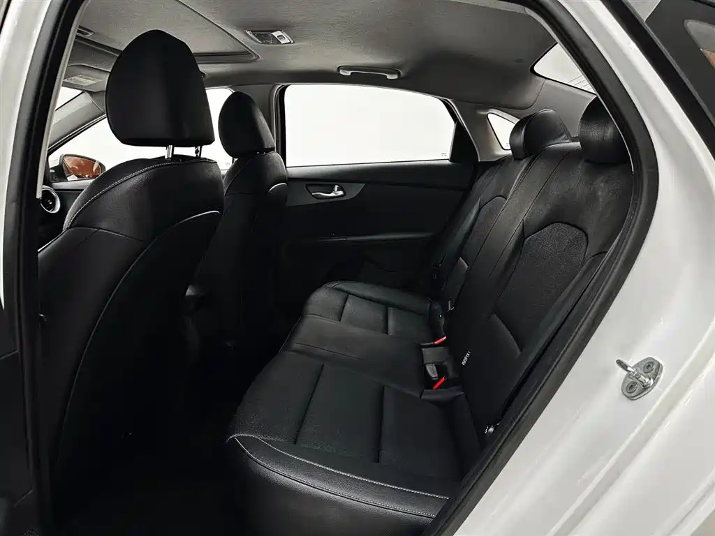 Kia K3 2023 2021 1.5L CVT Fashion Edition