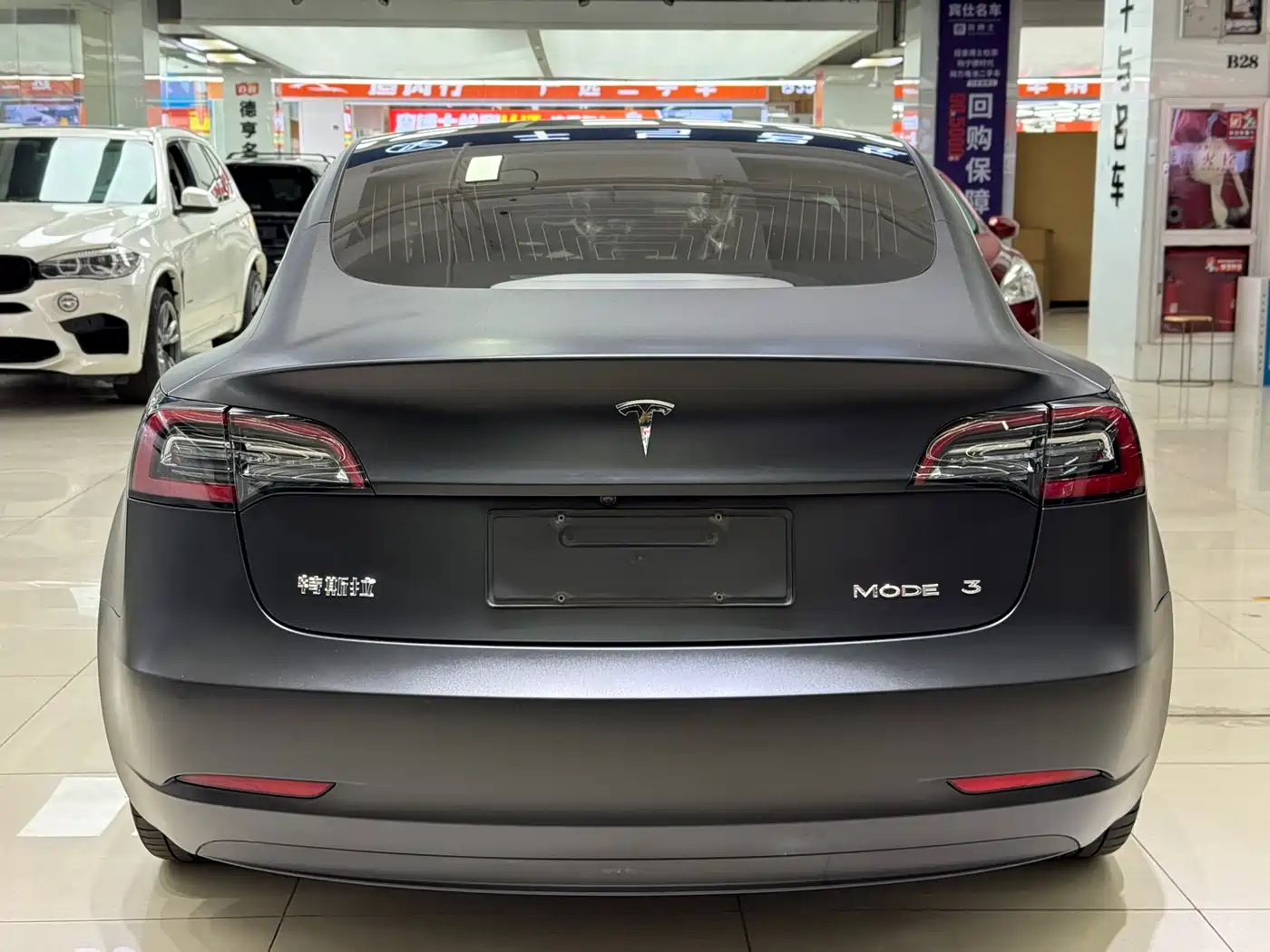 TESLA MODEL 3