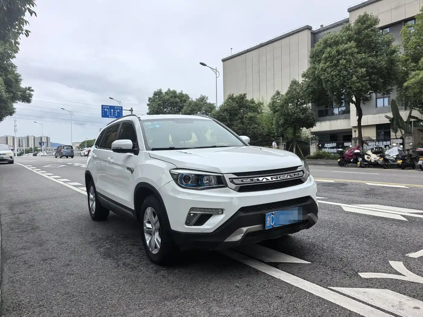 Фото 3 - Changan CS75