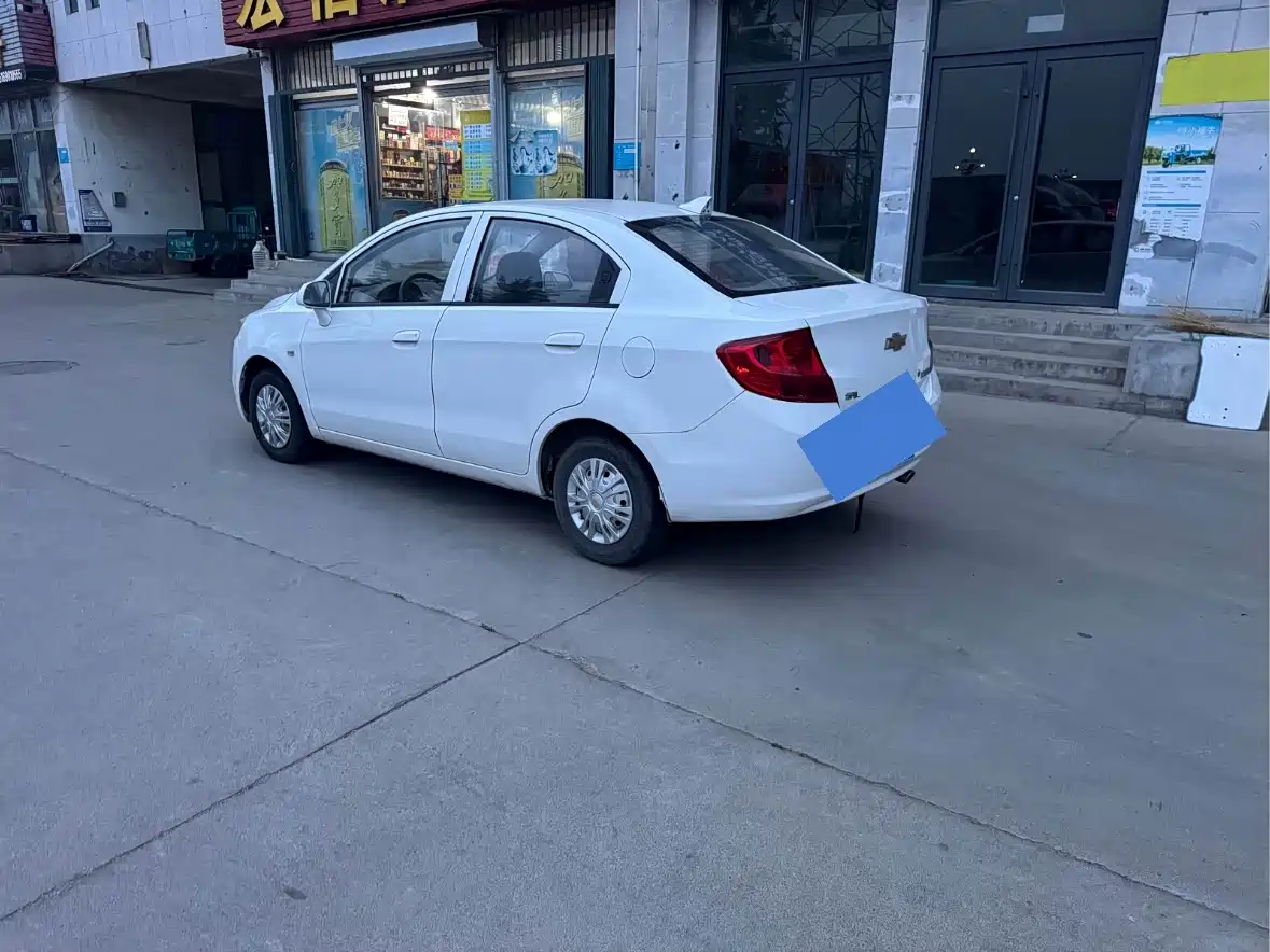 Chevrolet Sail 2013 Sedan 1.2L Manual Ideal Edition фото 3