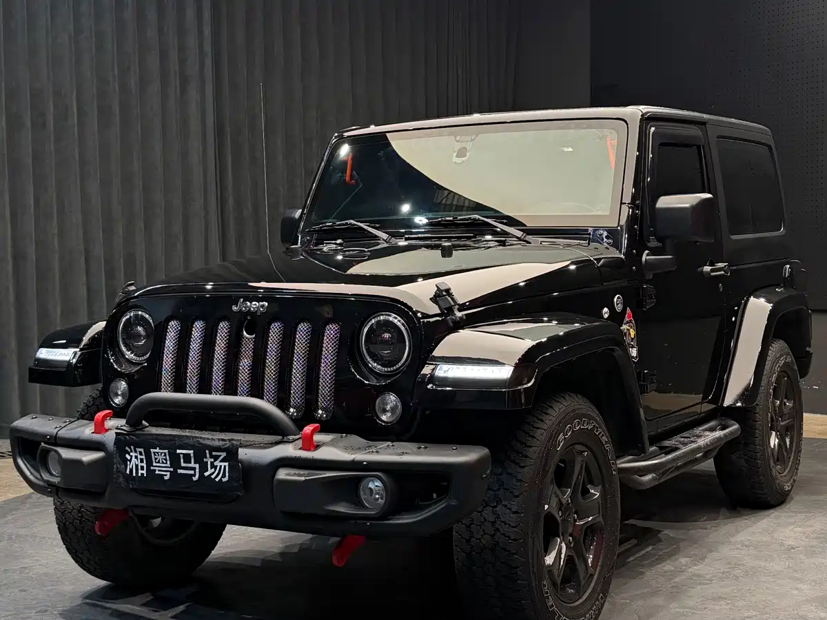 Фото 2 - Jeep Wrangler