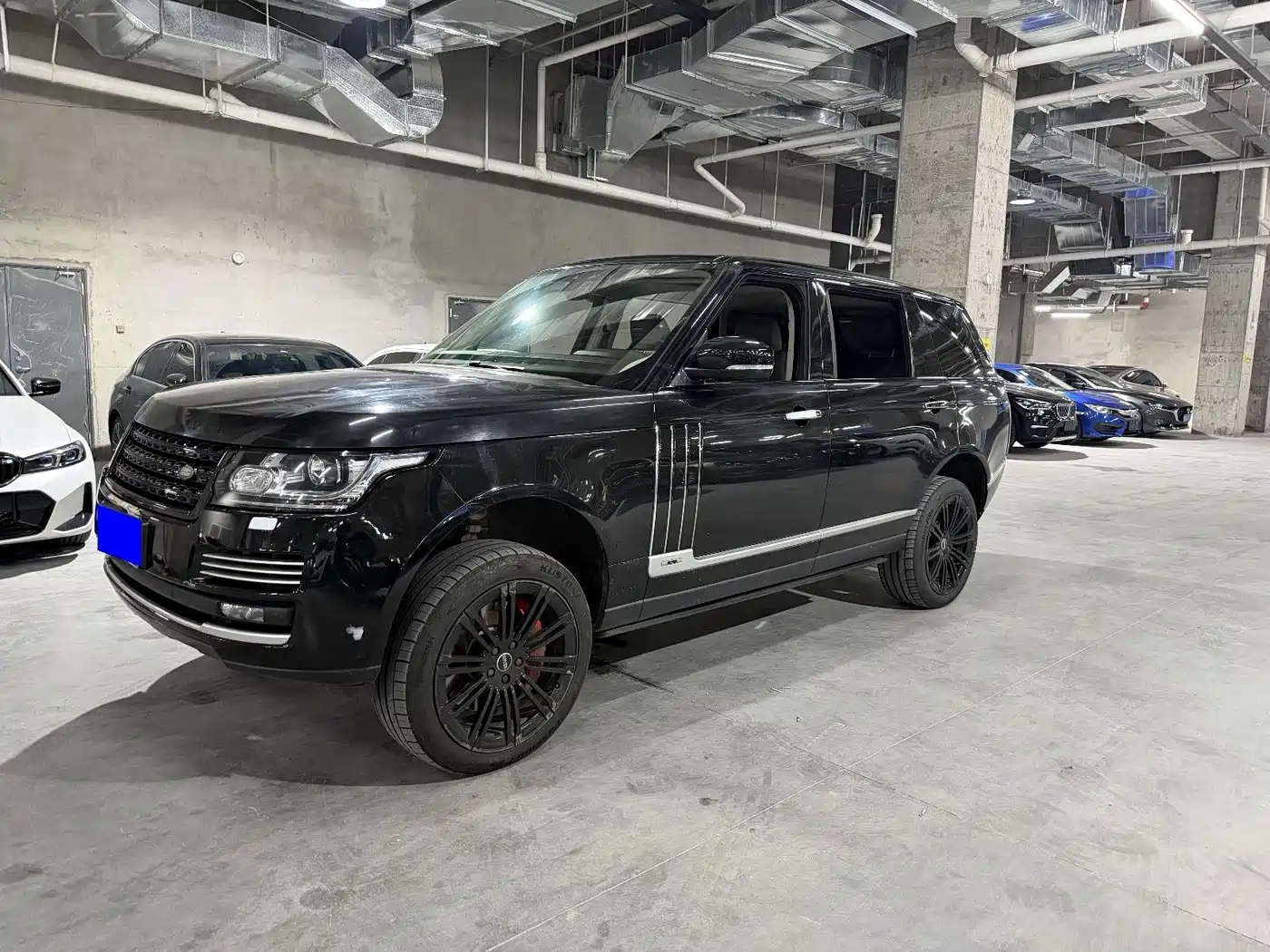 Photo 1 - Land Rover Range Rover