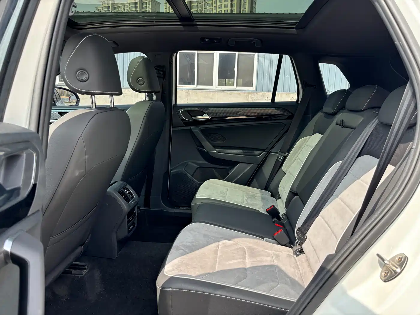 Volkswagen Tayron 2022 380TSI 4WD R-Line Smart Connect Edition фото 11