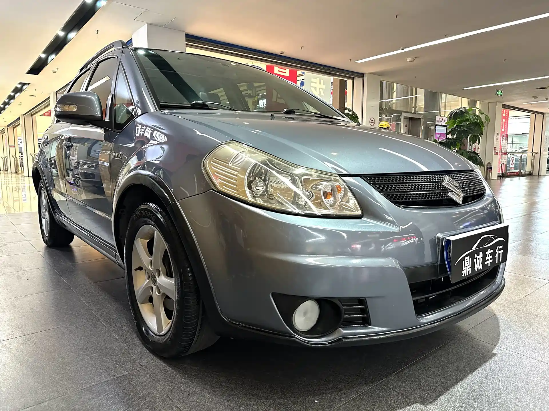 Фото 3 - Suzuki SX4