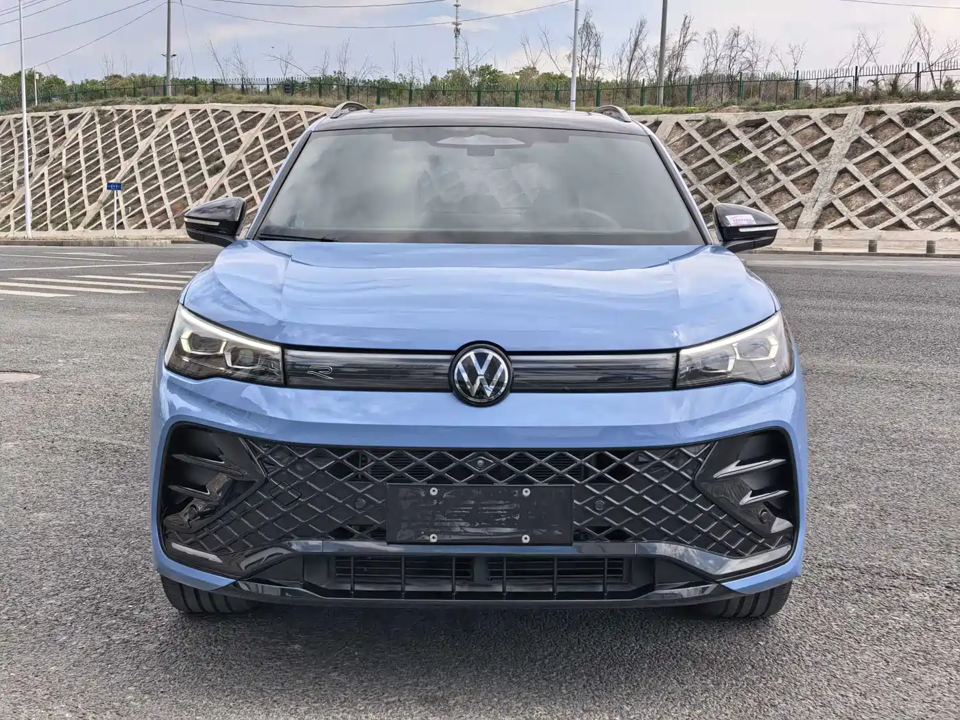 Volkswagen Tiguan L 2024 PRO 380TSI 4WD R-Line Premium Edition фото 2
