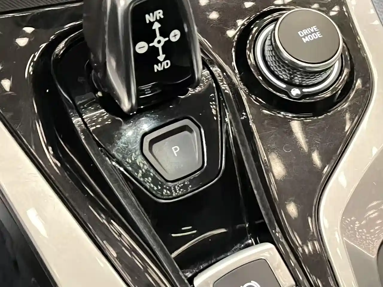 Lynk & Co 01 2017 2.0T AWD Pro фото 26