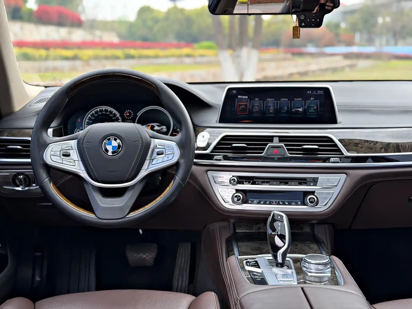 BMW 7 Series 2016 730Li Luxury фото 8