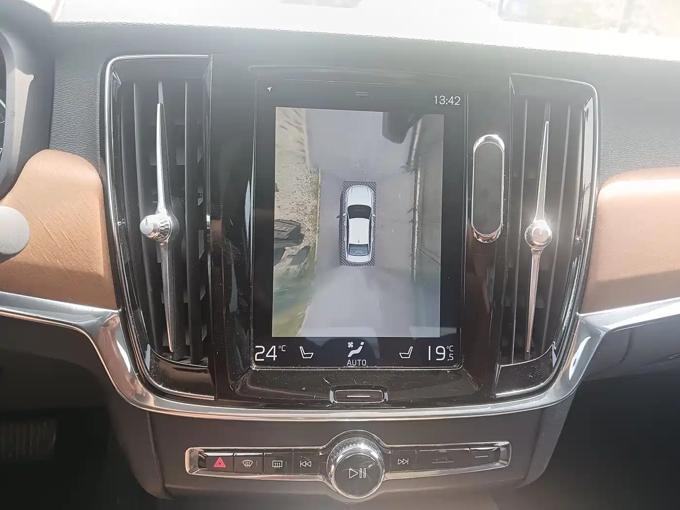 Фото 20 - Volvo S90