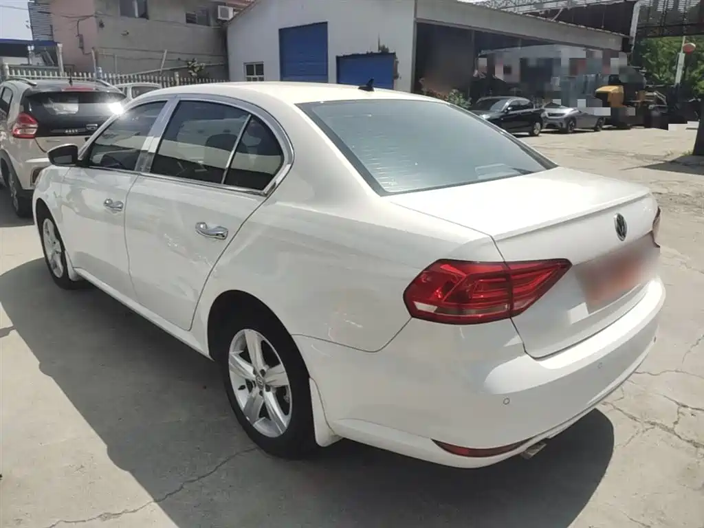 Volkswagen Lavida 2017 1.6L Manual Trend Edition фото 5