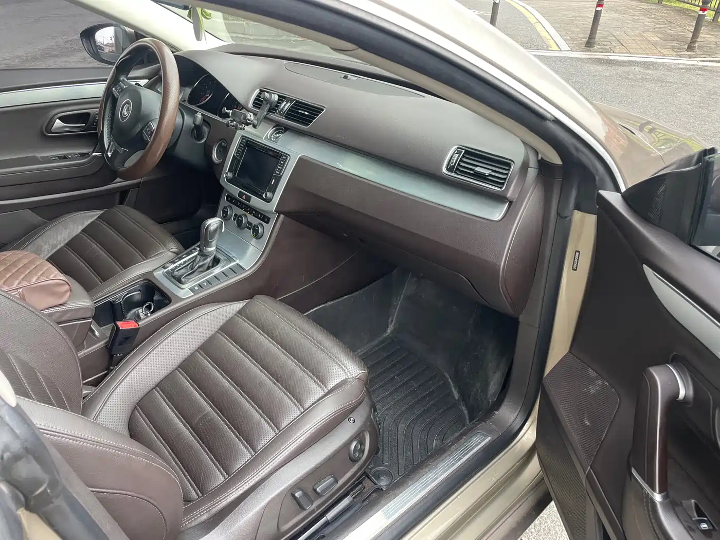 Volkswagen FAW-Volkswagen CC 2016 Model 1.8TSI Luxury фото 10