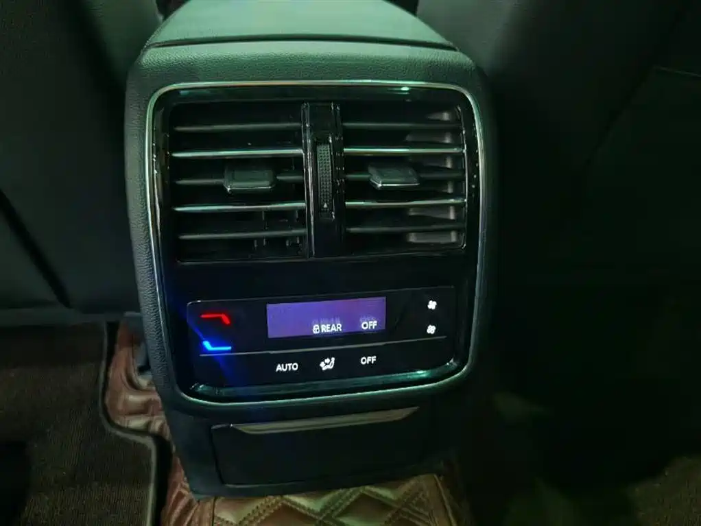 Volkswagen Magotan 2020 330TSI DSG Leading фото 8
