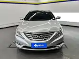 Photo 2 - Hyundai Sonata