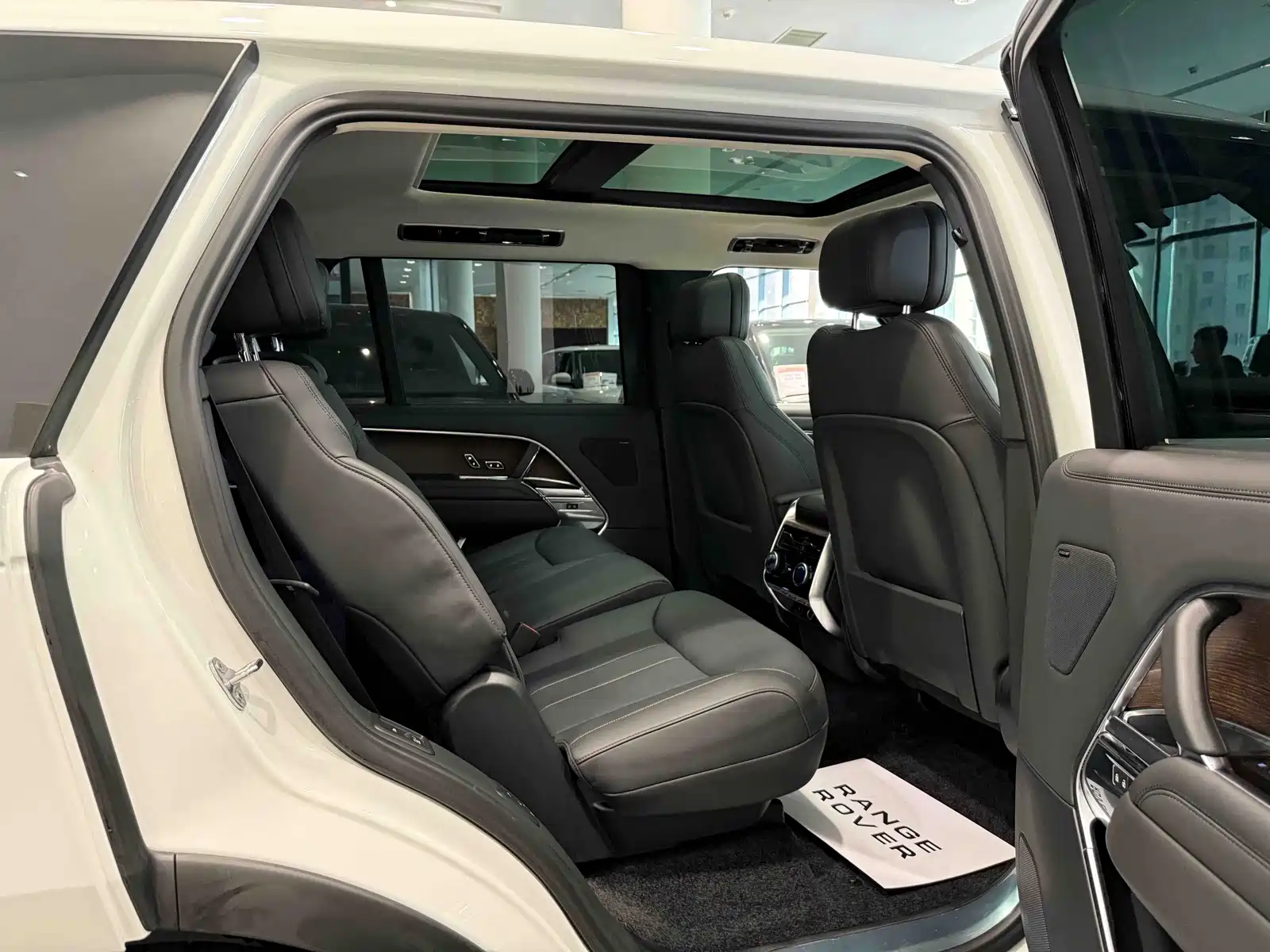 Фото 21 - Land Rover Range Rover