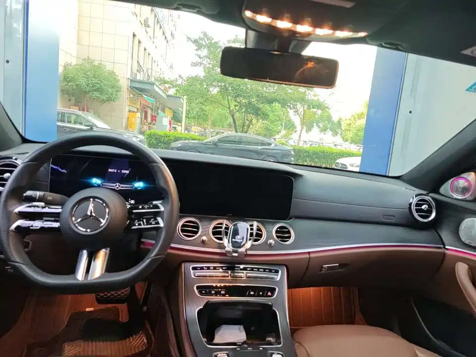 Mercedes-Benz E-Class, миниатюра 9