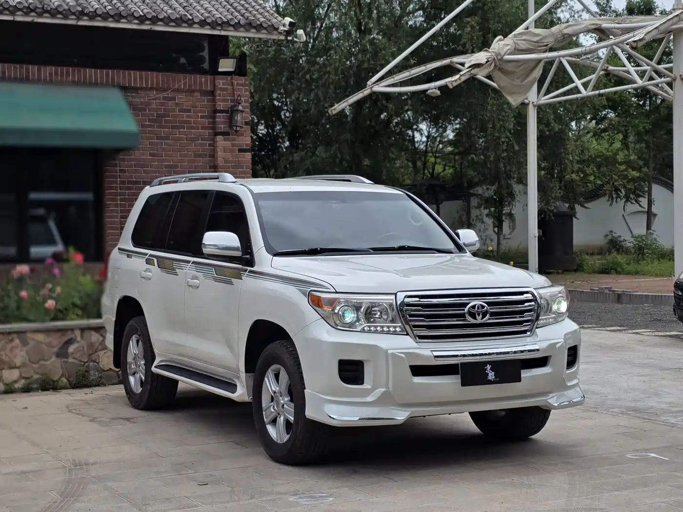 Toyota Land Cruiser (Import) 2015 4.0L V6 Middle East Limited Edition фото 3