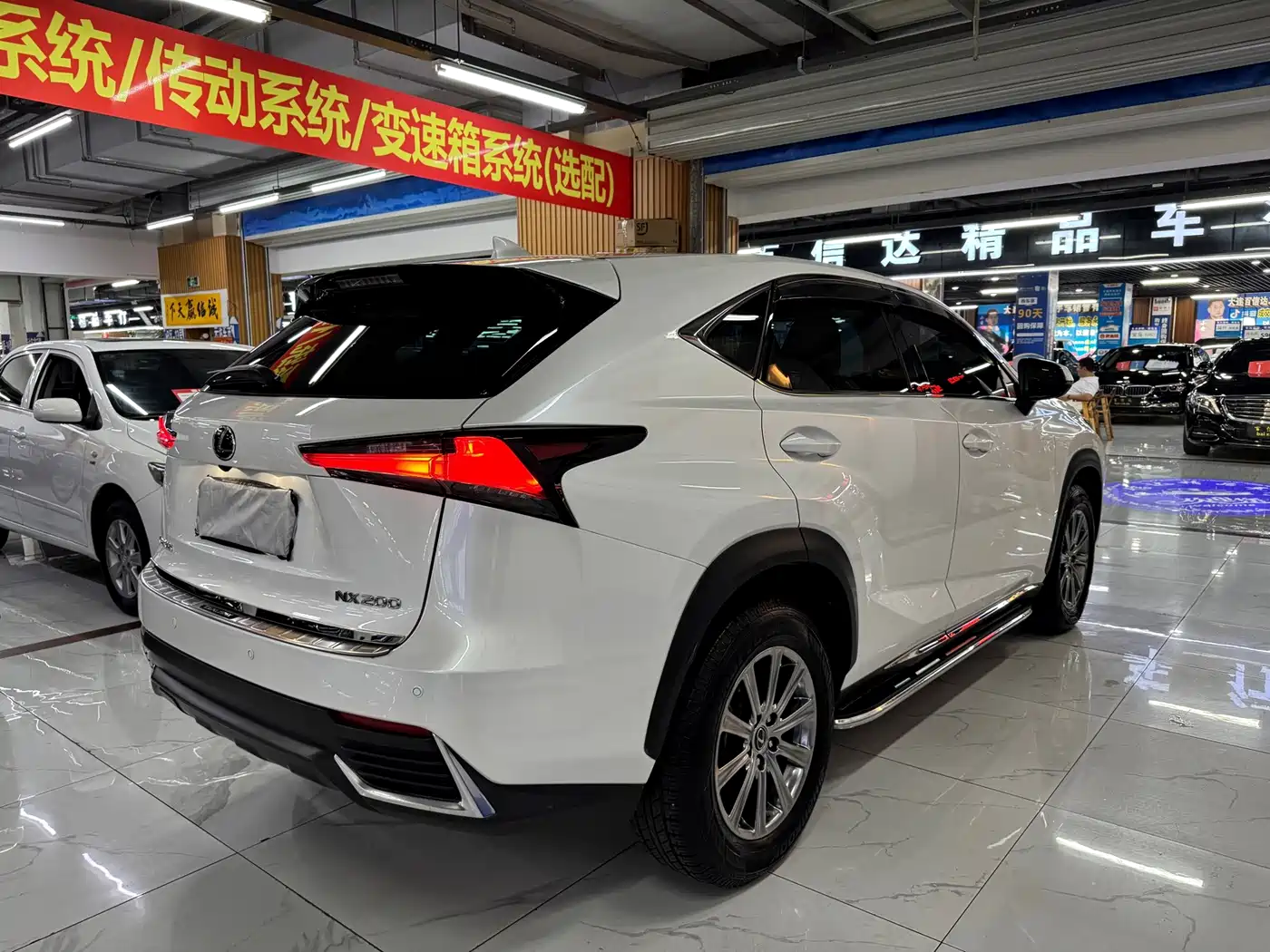 Фото 11 - Lexus NX