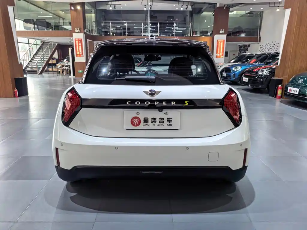 MINI Electric MINI COOPER 2025 2024 452km COOPER SE Artist