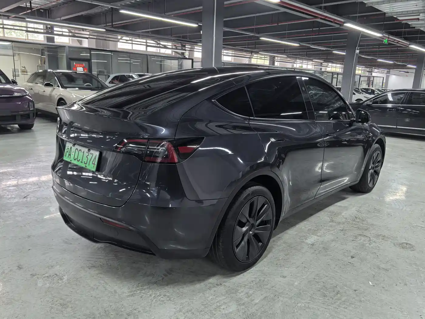 TESLA MODEL Y