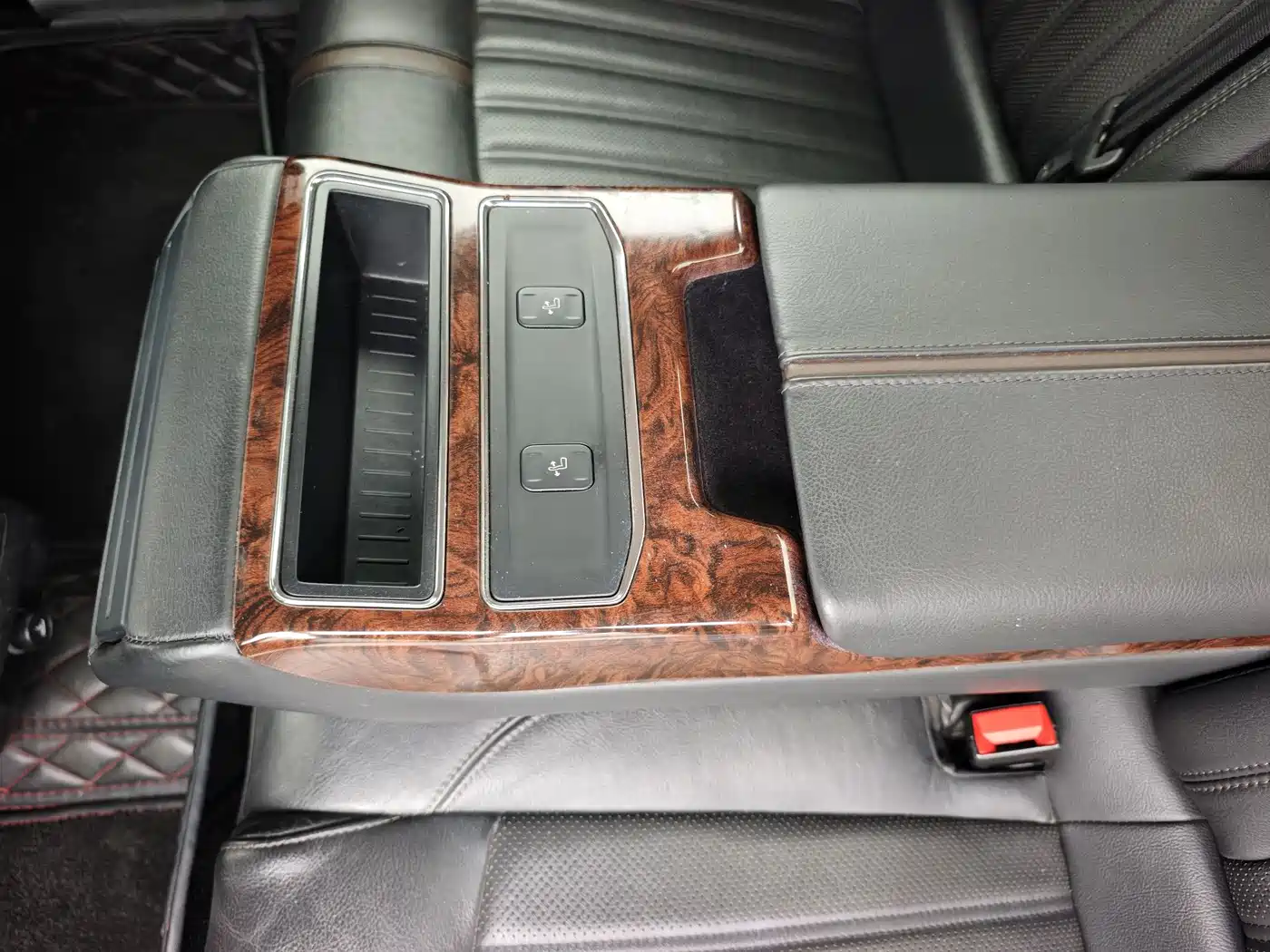 Dongfeng Aeolus Dongfeng A9 2019 2016 1.8T Luxury