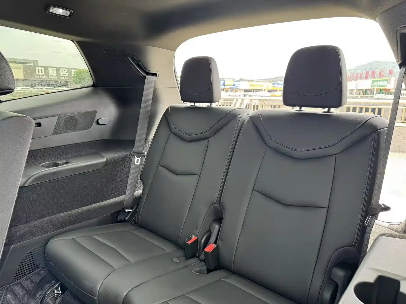 Photo 18 - Cadillac XT6