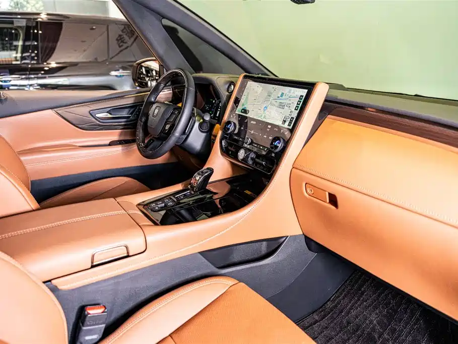 Toyota Vellfire 2024 Crown Hybrid 2.5L Executive Premium Edition фото 9