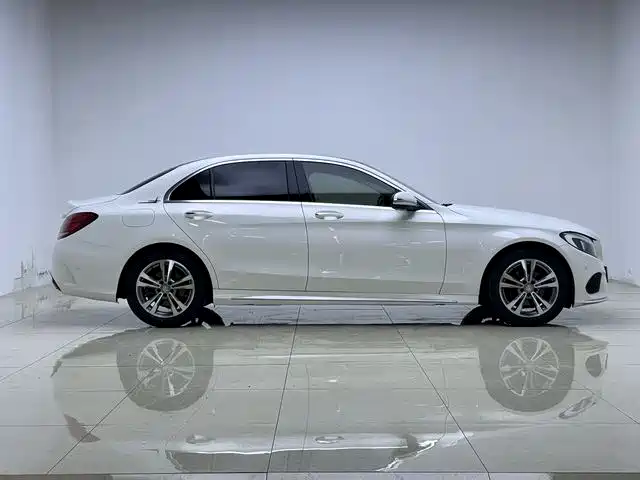 Mercedes-Benz C-Class 2015 Facelift C 200 L Sport фото 8