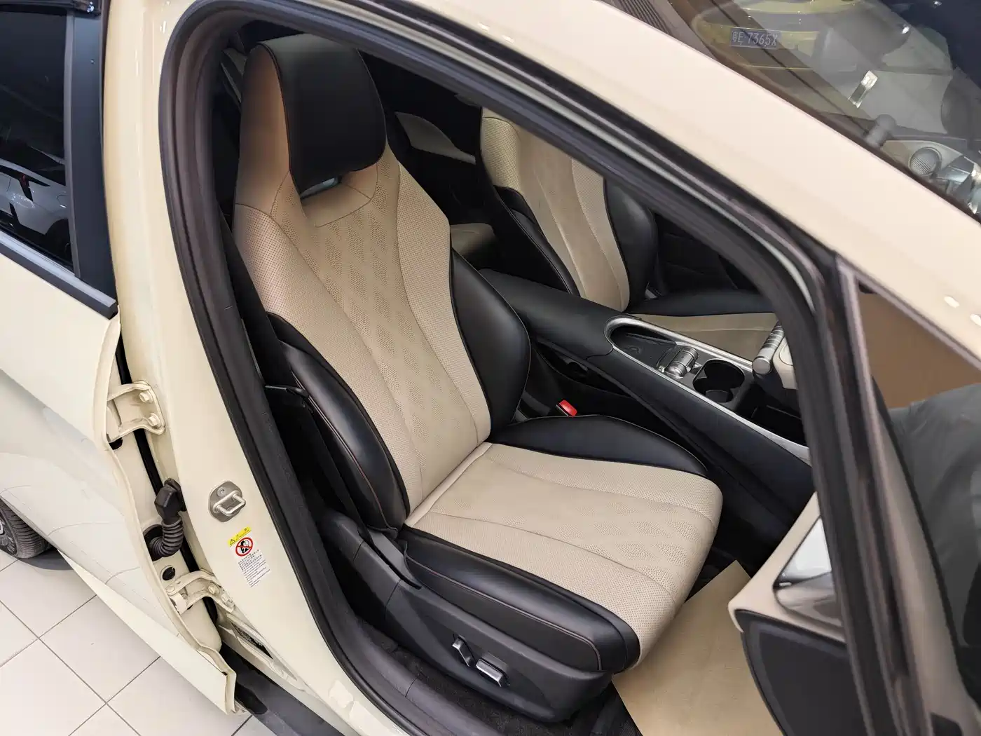 BYD Dolphin 2023 420km Fashion Edition фото 31