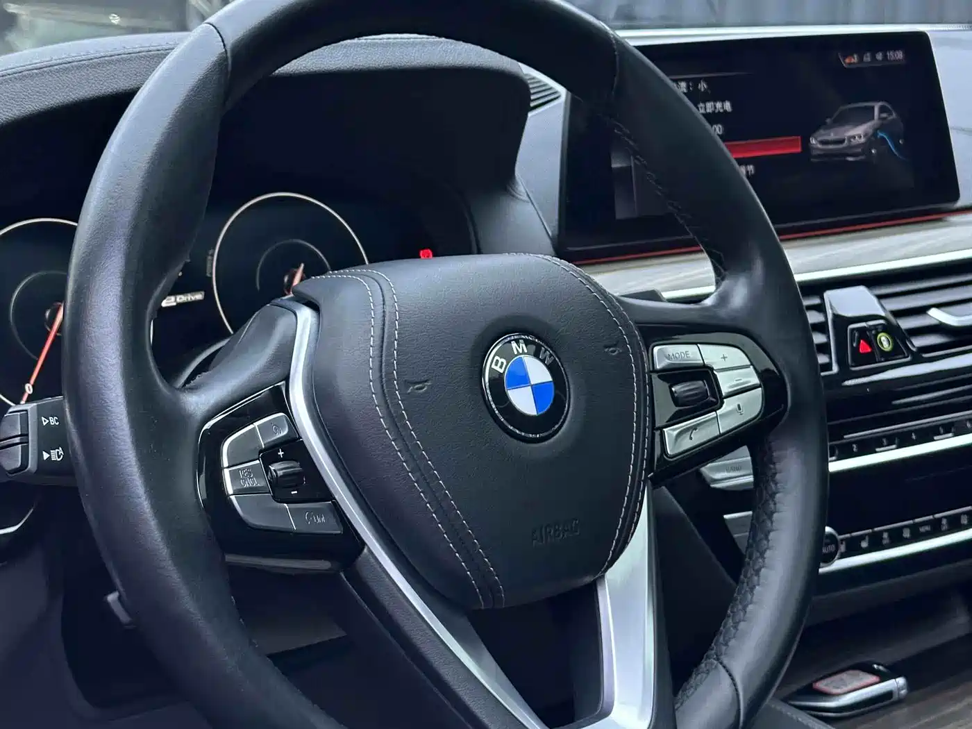 BMW 5 Series New Energy 2019 530Le Luxury Package фото 3