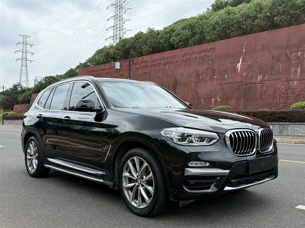 Photo 3 - BMW X3