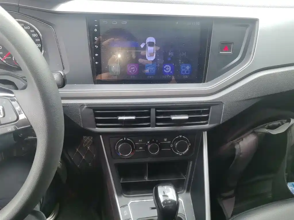 Volkswagen Polo 2019 Plus 1.5L Automatic Panorama Enjoyment Edition фото 13