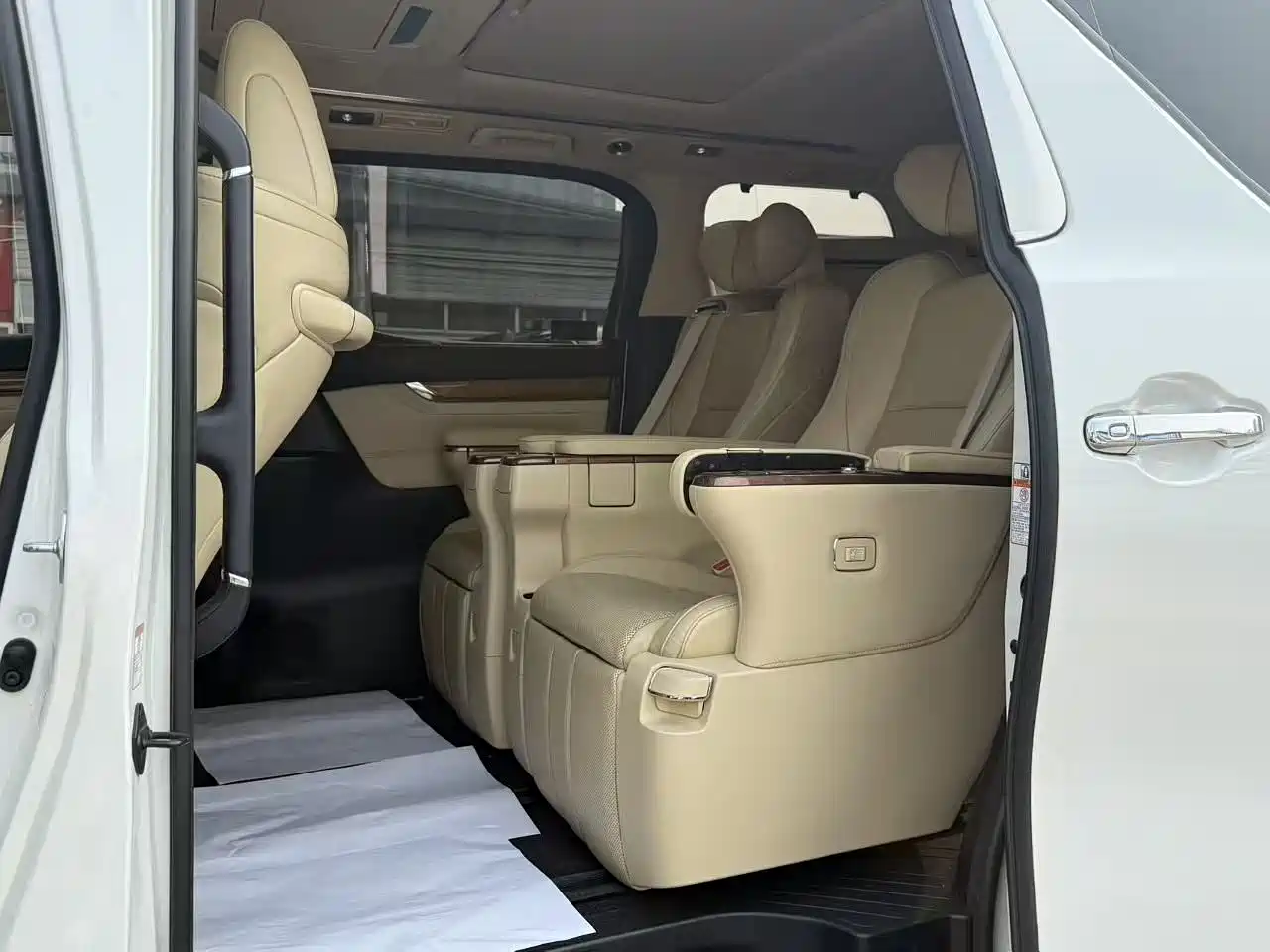 Toyota Alphard 2018 3.5L Premium фото 12