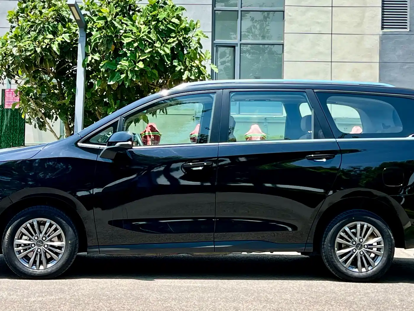 SAIC Maxus Maxus G50 PHEV 2025 Facelift Navigator Edition фото 4