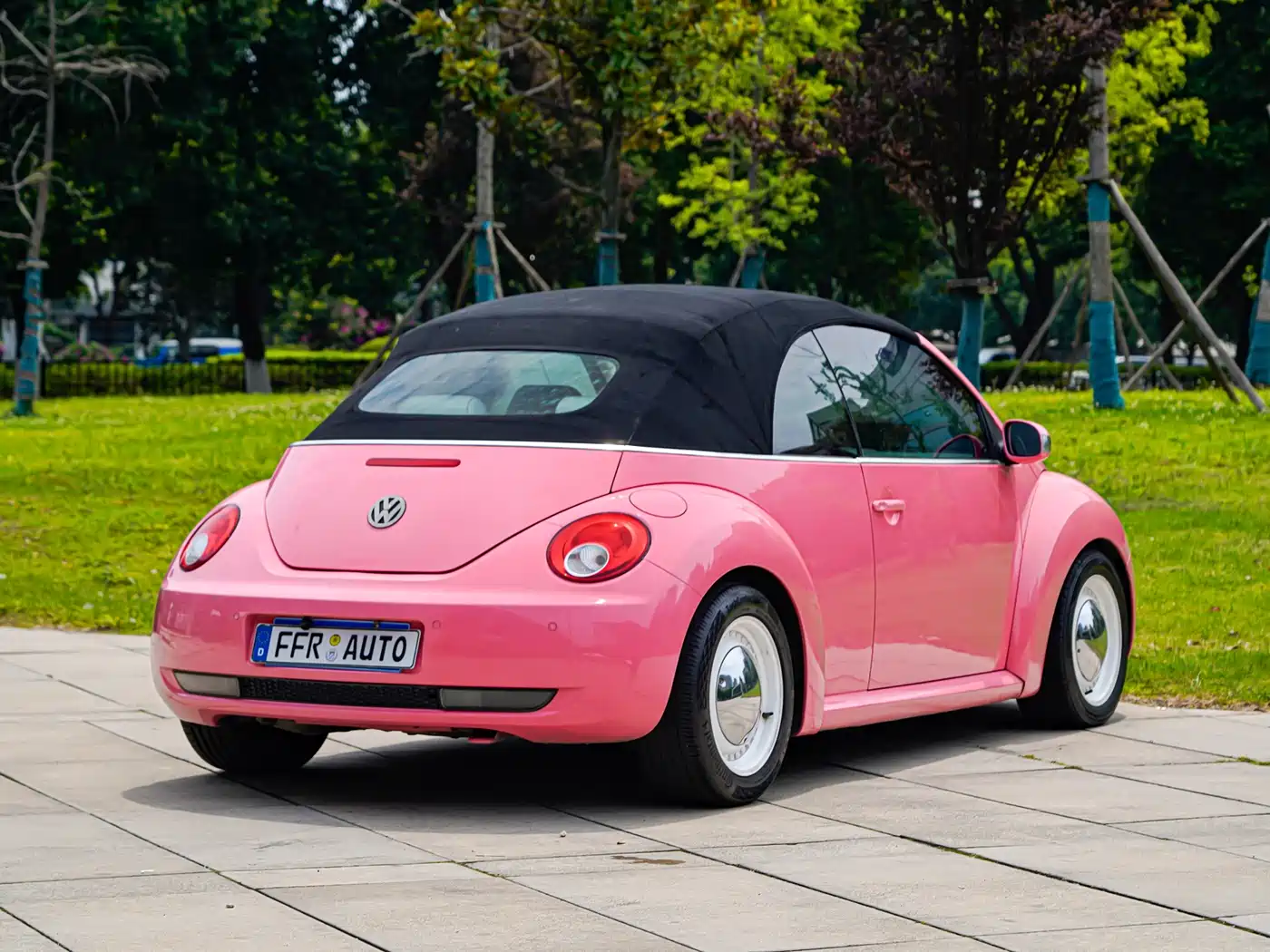 Volkswagen Beetle 2009 2.0 AT Top Convertible фото 28