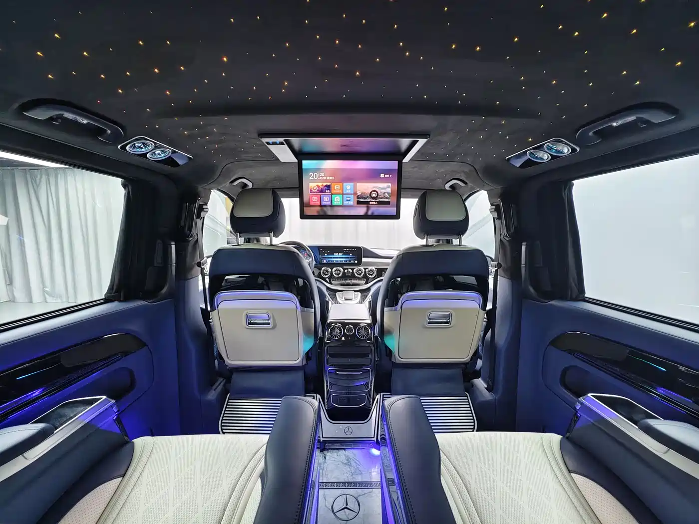Mercedes-Benz Vito 2023 2.0T Business 7-Seater фото 12