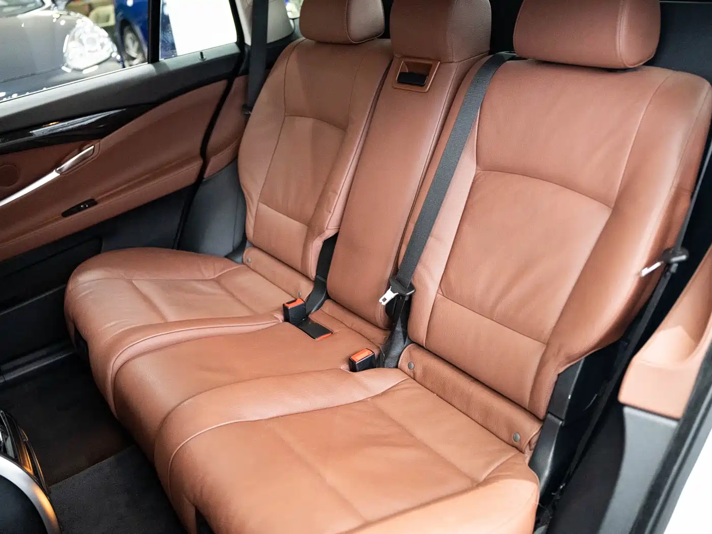 BMW 5 Series GT 2014 528i Leading фото 21
