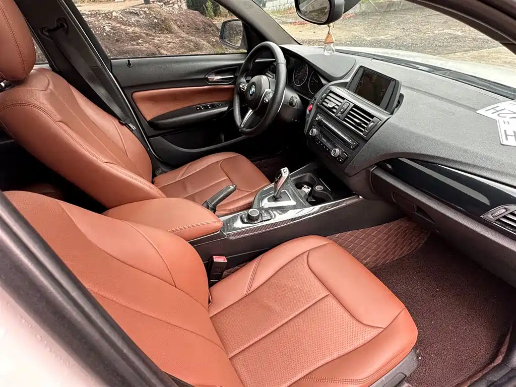 BMW 1 Series (Import) 2012 118i Leading фото 23