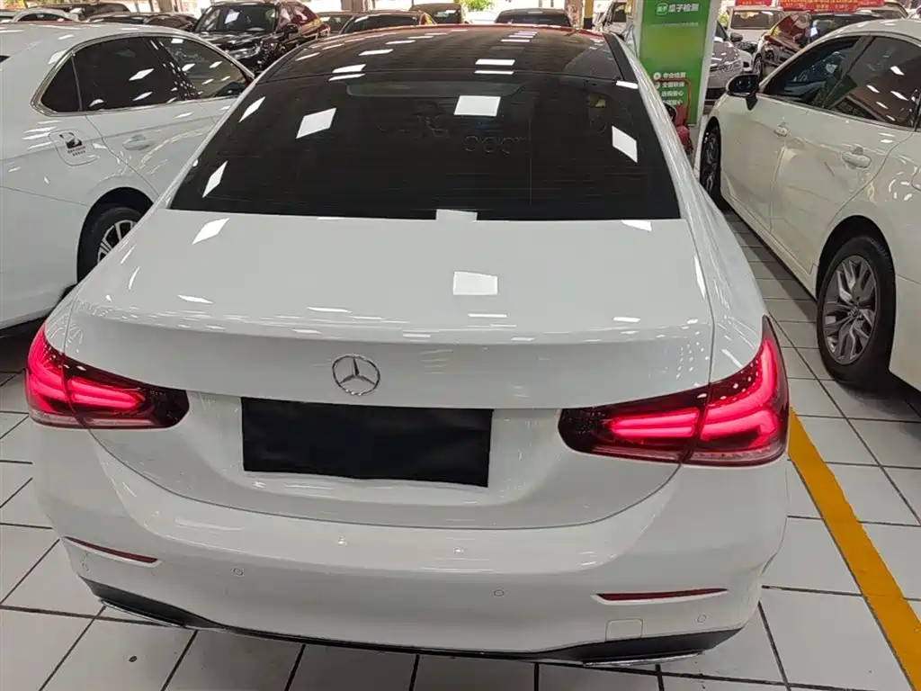 Mercedes-Benz A-Class 2019 A 200 L Sport Sedan фото 6