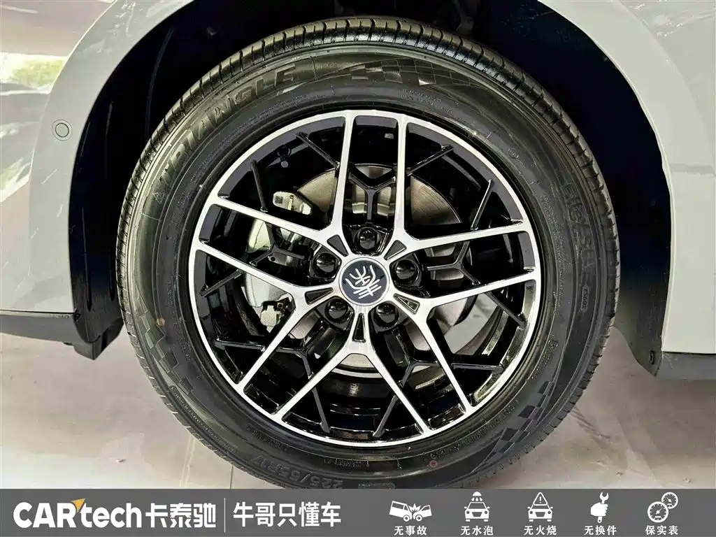 BYD Qin L 2026 Model DM-i 210KM Superior Edition фото 10
