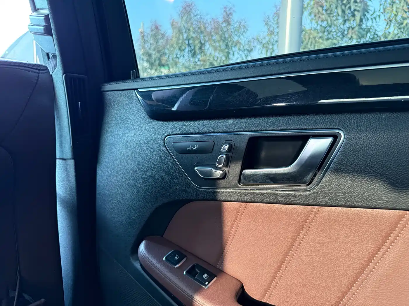 Mercedes-Benz E-Class 2014 E 300 L Sport Luxury фото 31