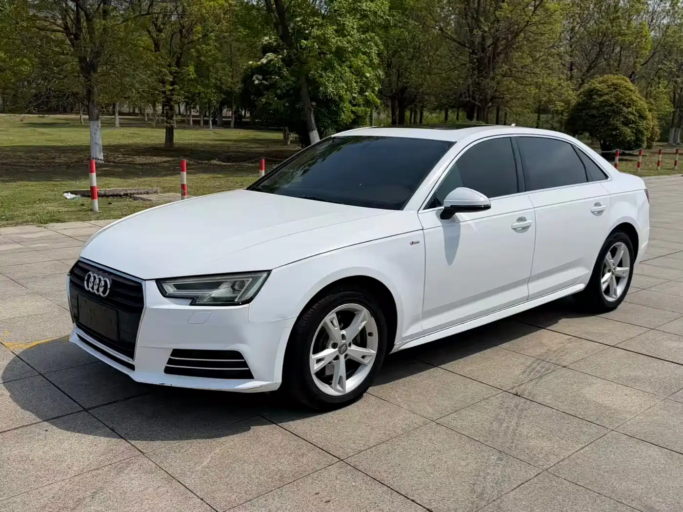 Audi A4L 2017 40 TFSI Fashion Edition фото 3
