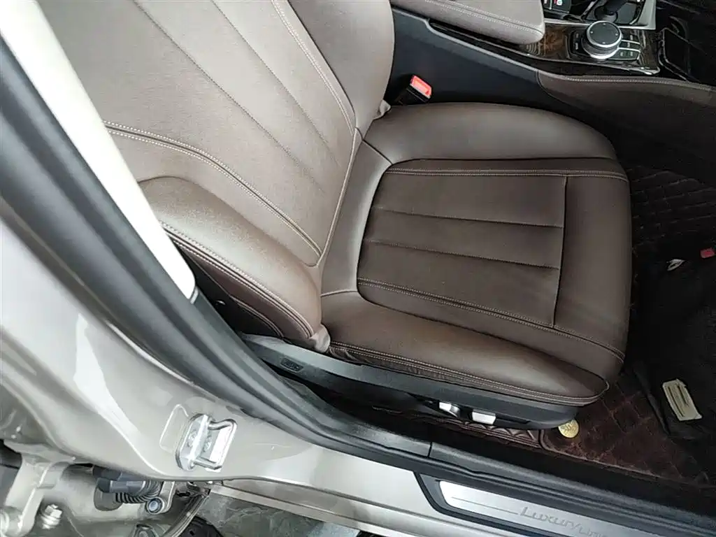 BMW 5 Series 2020 525Li Luxury Package фото 25