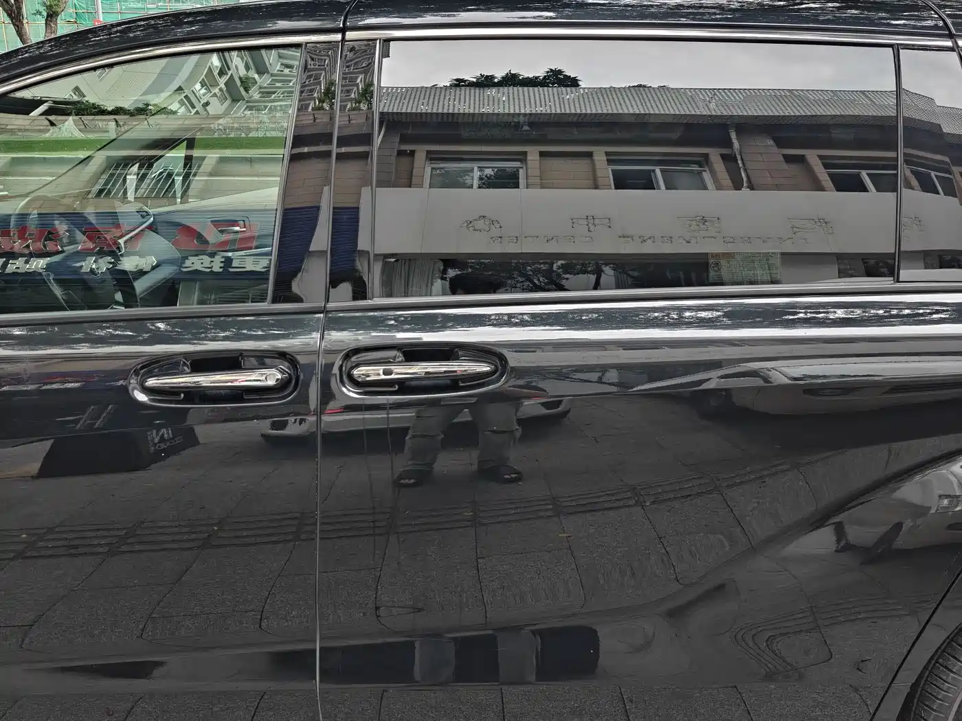 Toyota Granvia 2023 2.5L Hybrid Prestige PLUS Edition фото 13