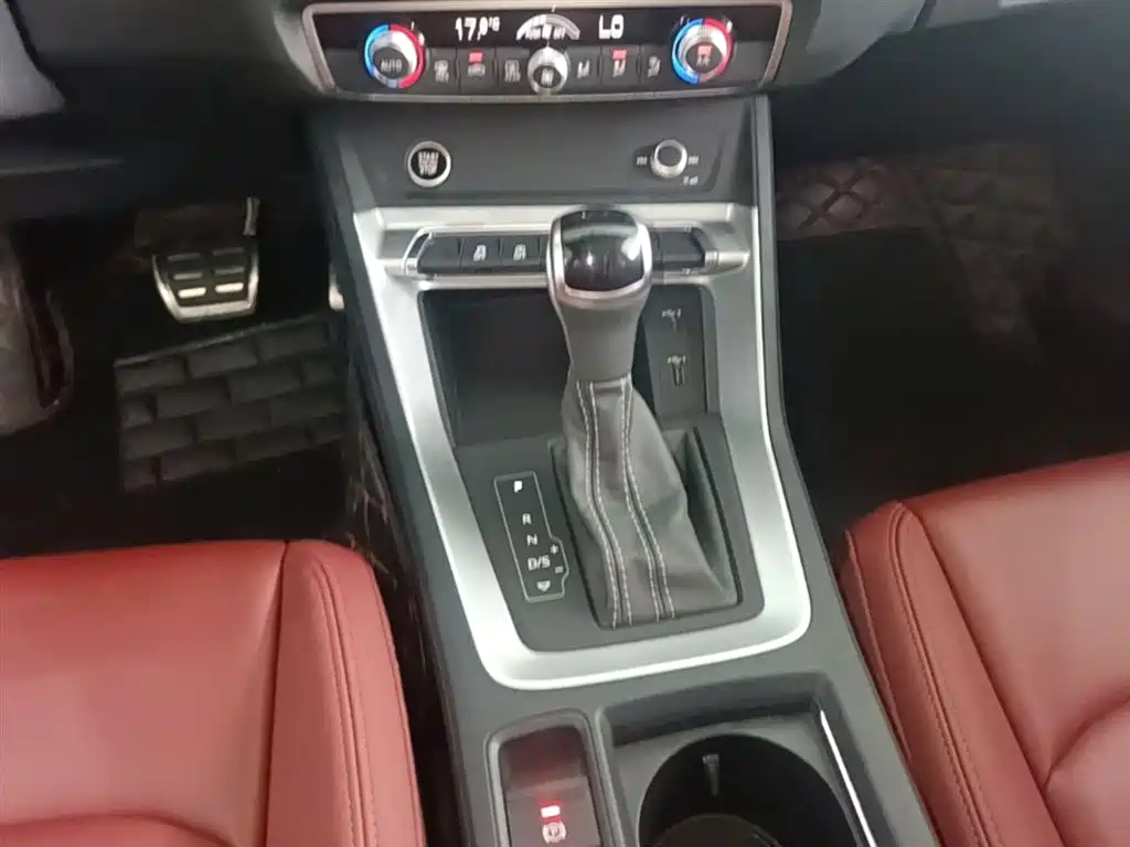 Audi Q3 2021 35 TFSI Lifestyle Edition фото 14
