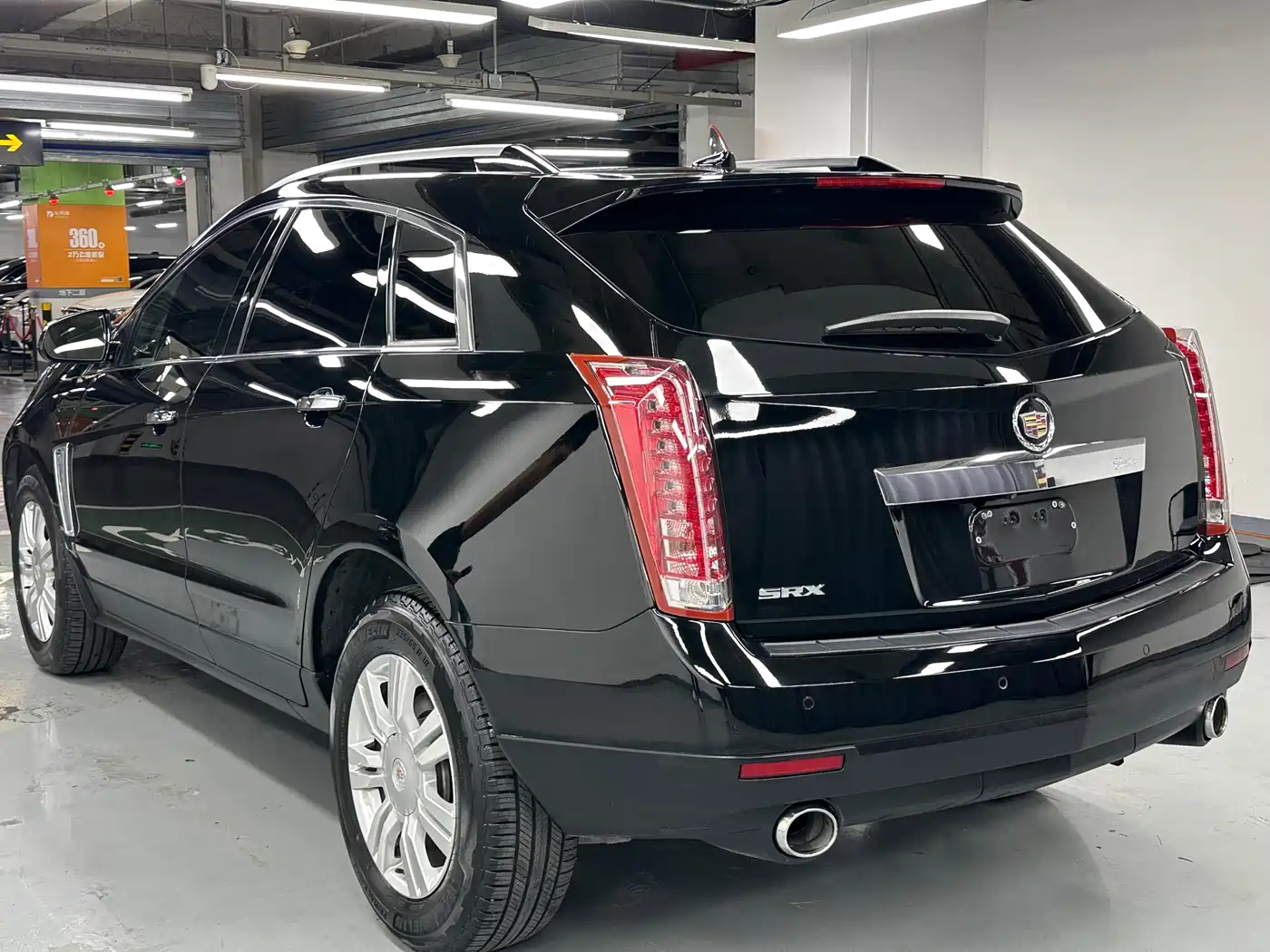 Cadillac SRX 2014 3.0L Luxury Model фото 2