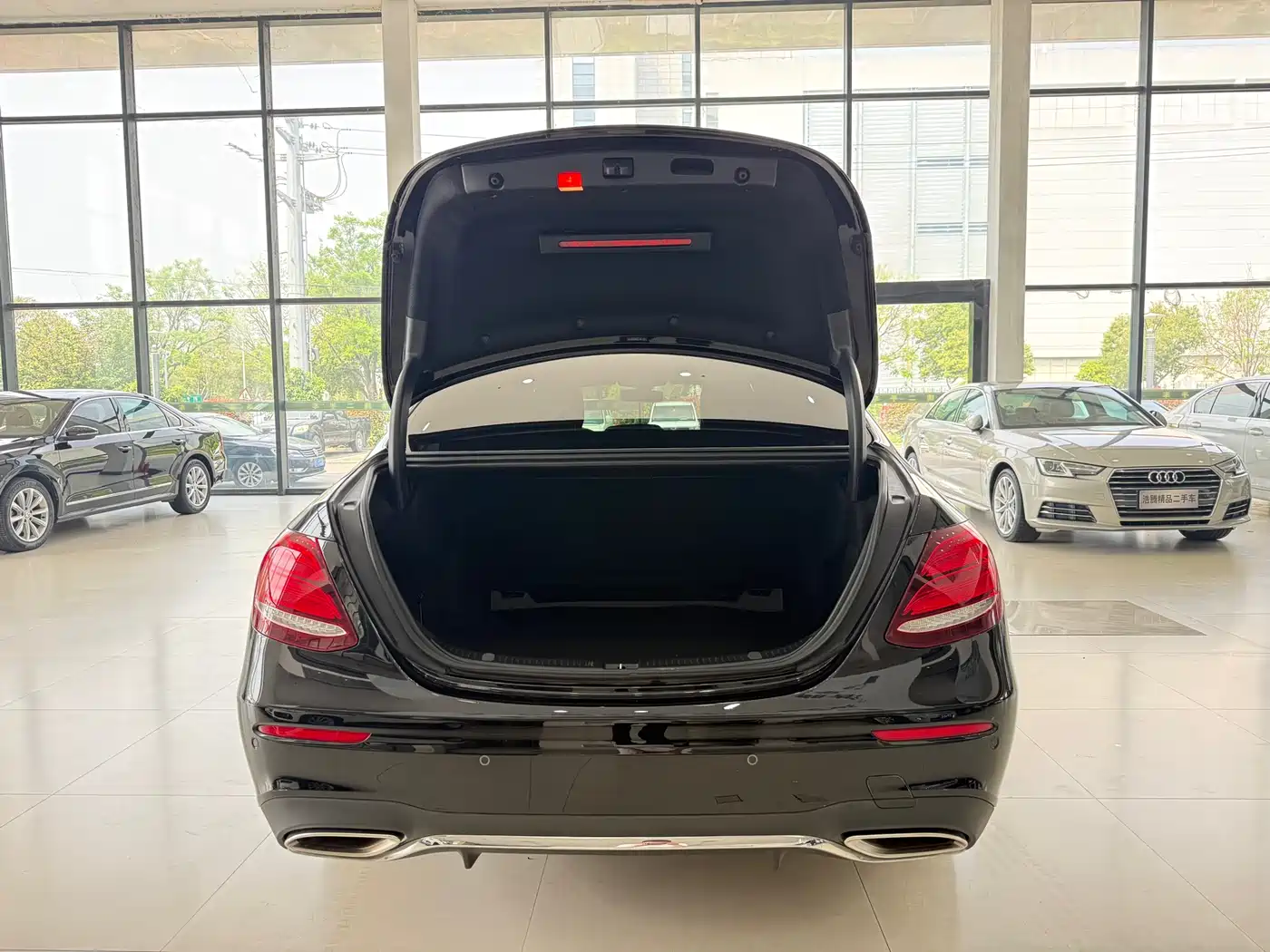 Mercedes-Benz E-Class 2020 E 300 L Sport Fashion Model фото 12