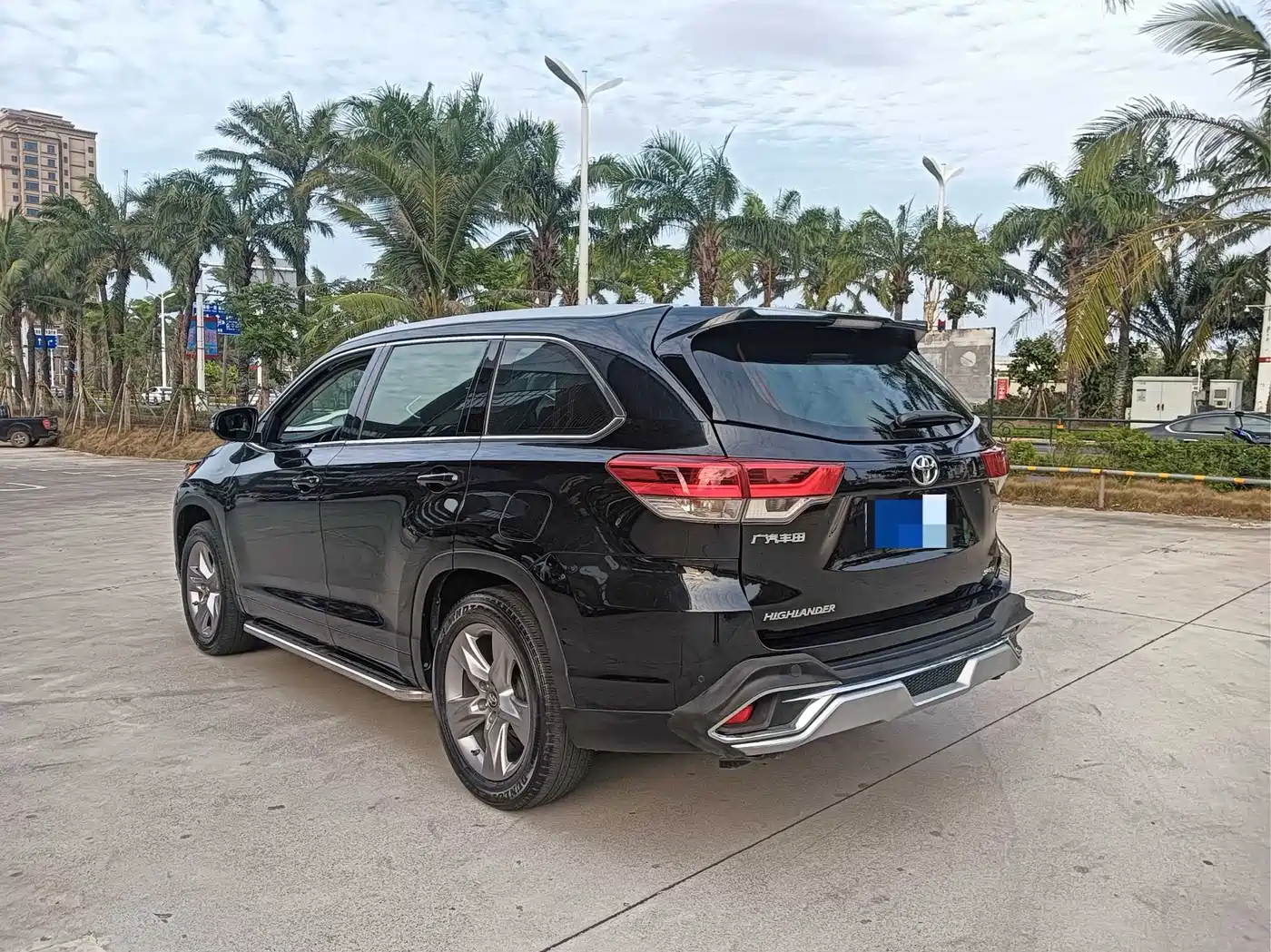 TOYOTA HIGHLANDER